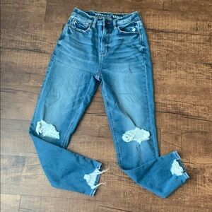 American Eagle mom jean